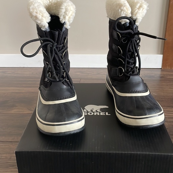 Sorel winter boots - Picture 9 of 10